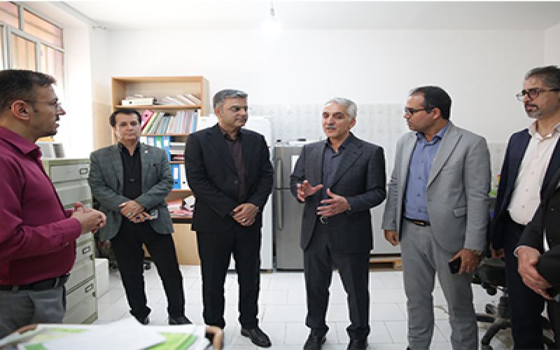 سفر یک‌روزه رئیس دانشگاه علوم پزشکی بوشهر به عسلویه/ از بازدید پروژه مرکز پایش سلامت تا دیدار با کادر سلامت عسلویه