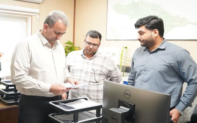 بازدید مدیرکل بنیاد مسکن استان بوشهر از ستاد بازسازی شهرستان بوشهر