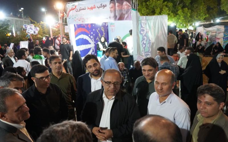 حضور فرمانداری شهرستان بوشهر در میز خدمت میدان امام خمینی (ره)/فرماندار بوشهر: میز خدمت، تجلی رویکرد مردمی دولت چهاردهم است