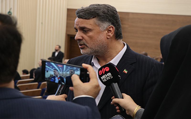 معاون فرهنگی دانشجویی وزارت بهداشت: سیاست جدید وزارت بهداشت، واگذاری برنامه‌ها به خود دانشجویان است ورزش را به خوابگاه‌ها می‌بریم